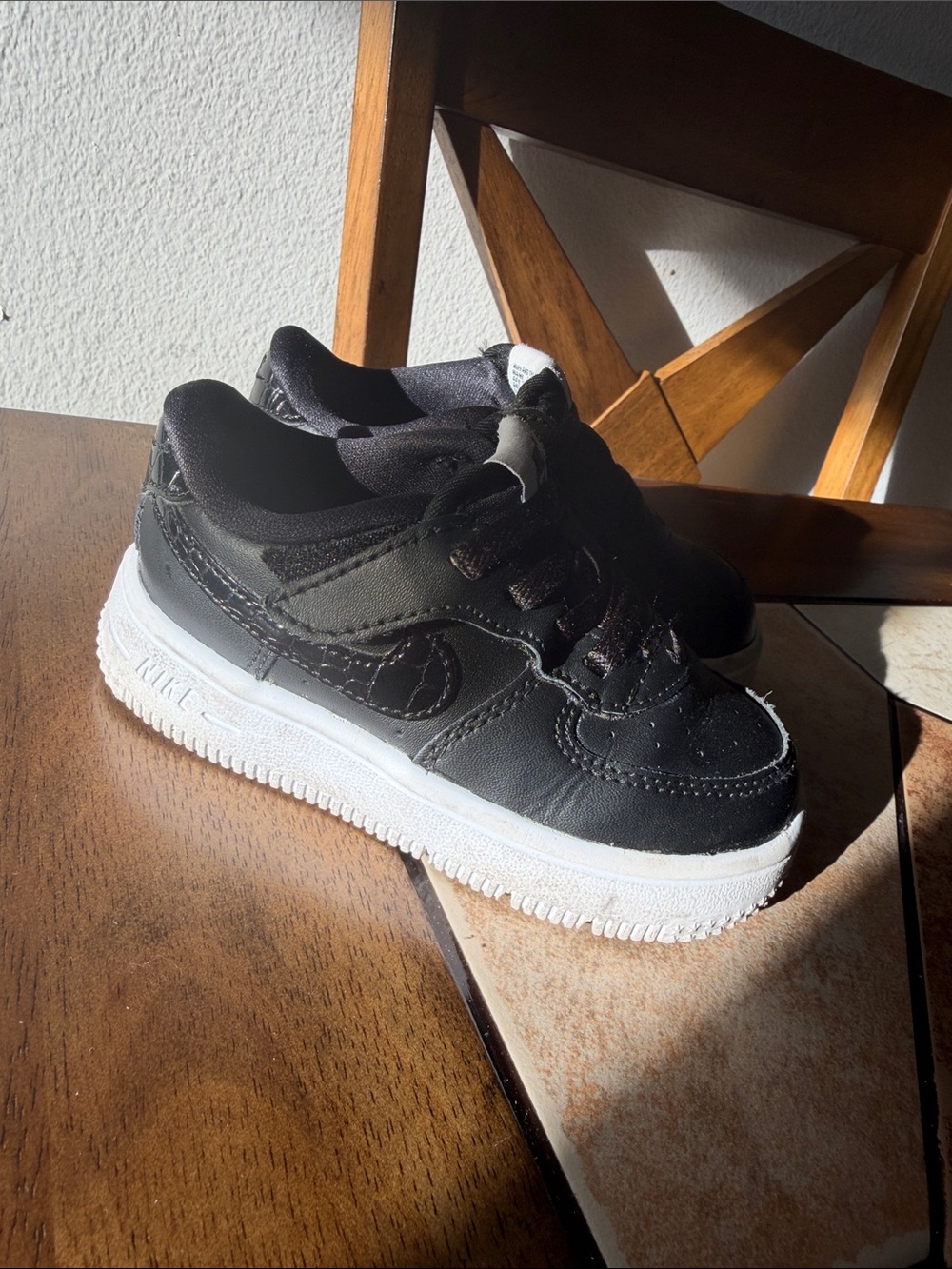Nike toddler Air Force One Black Kids Sneakers with White Sole